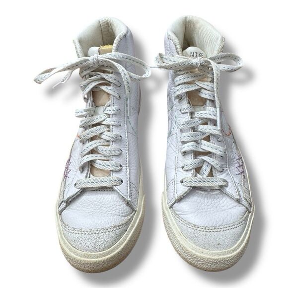 Nike Blazer Mid 77 White Orange Lilac Fashion Shoe DX2350-100 Women’s Size 7.5 - Picture 3 of 10